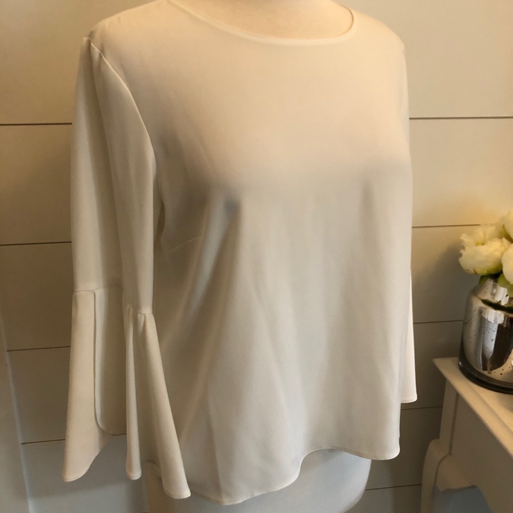 Tulip sleeve blouse